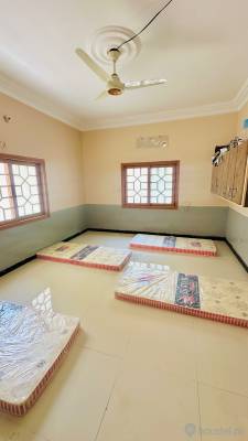 Roze dhani boys hostel Boys Hostel in Hyderabad with Mess, WiFi from PKR 13,000