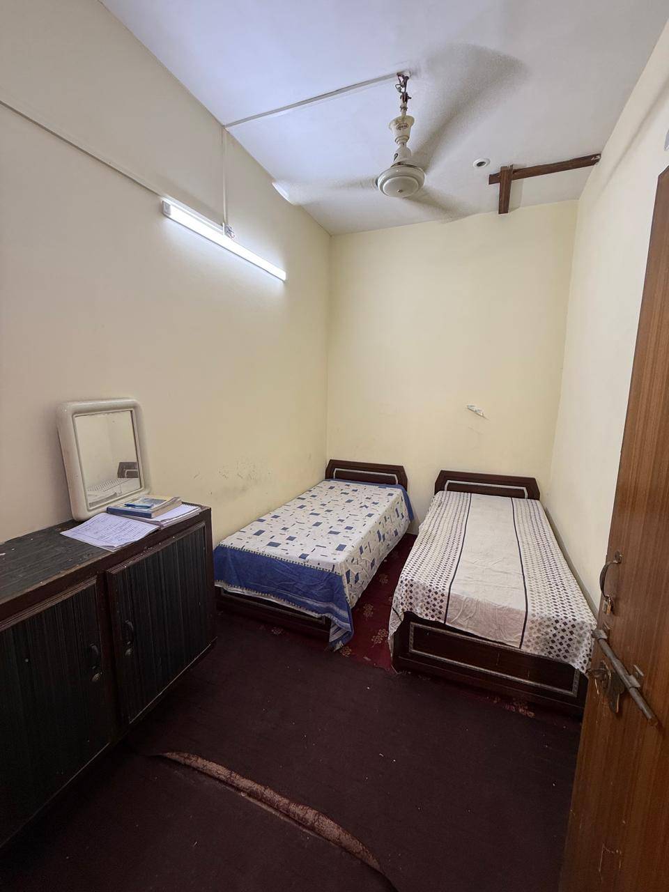 Four Seater Room at Al Arooj Girls Hostel