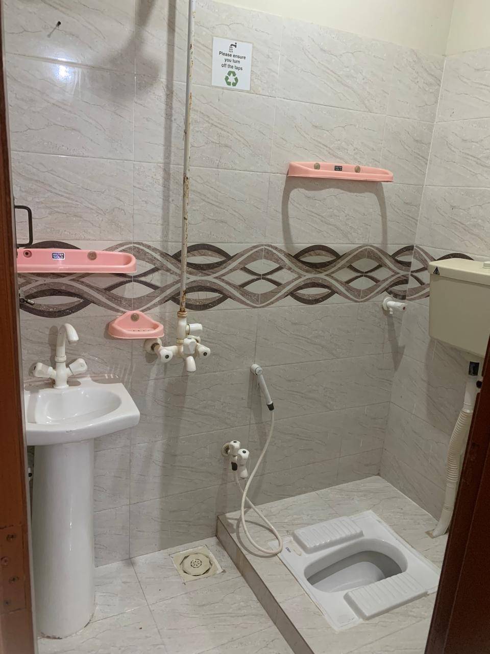 Royal Girls Hostel — girls hostel in DHA Phase 5, Karachi — photo 11 of 15