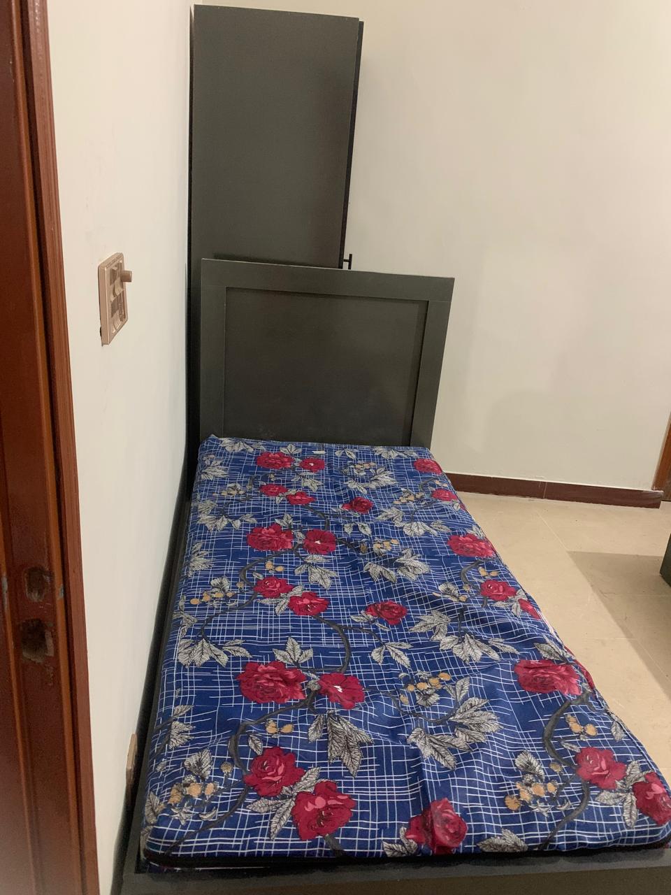 2 Seater Room at Royal girls hostel - PKR 27,000/month