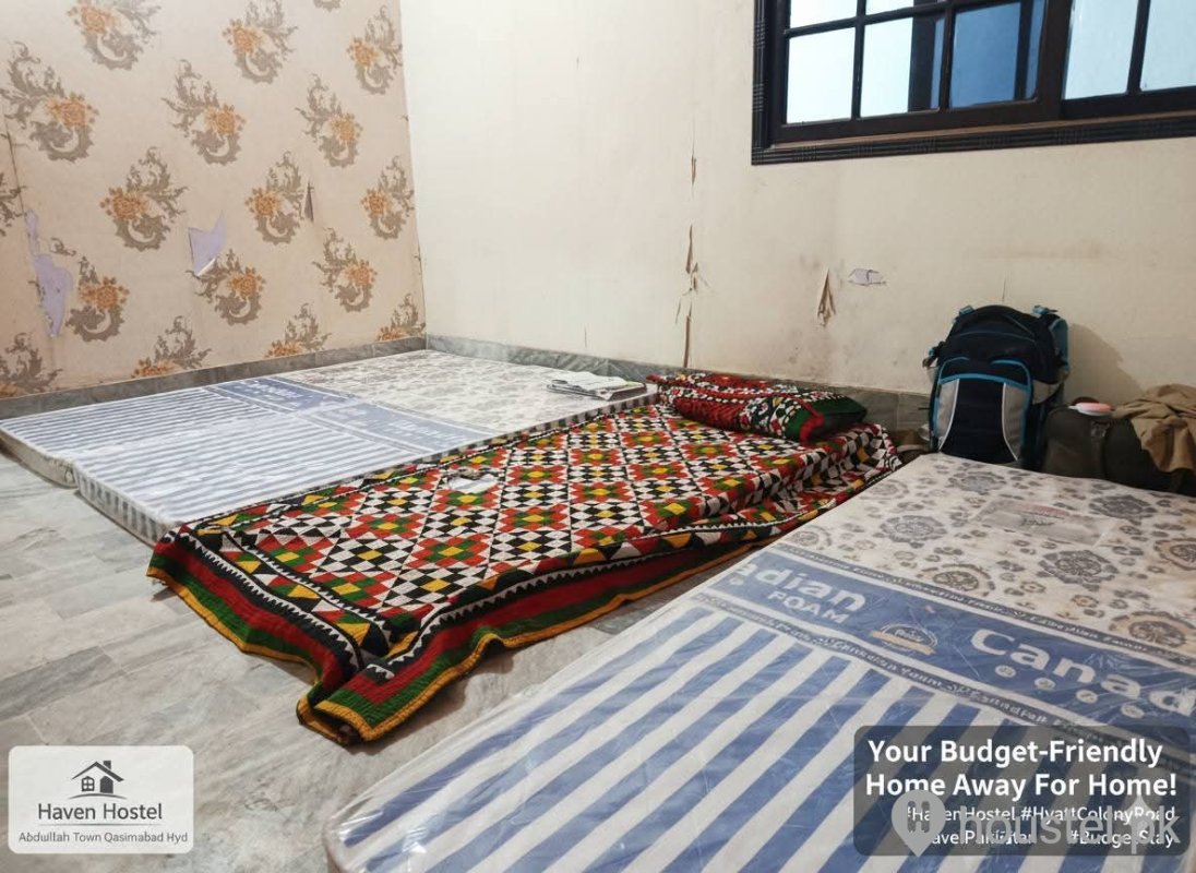 Room 1 at Boys Haven hostel — 4 Seater, Boys hostel with Beds/Mattresses, Hyderabad, Pakistan