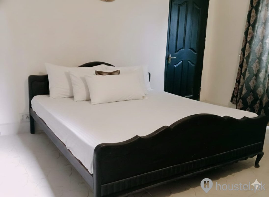 Royal Nest Girls Hostel Girls Hostel in Multan with WiFi from PKR 8,000