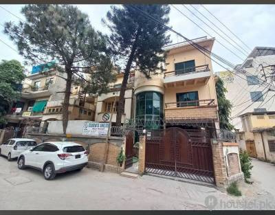 Students Shelter Boys Hostel Boys Hostel in Islamabad with WiFi from PKR 18,000