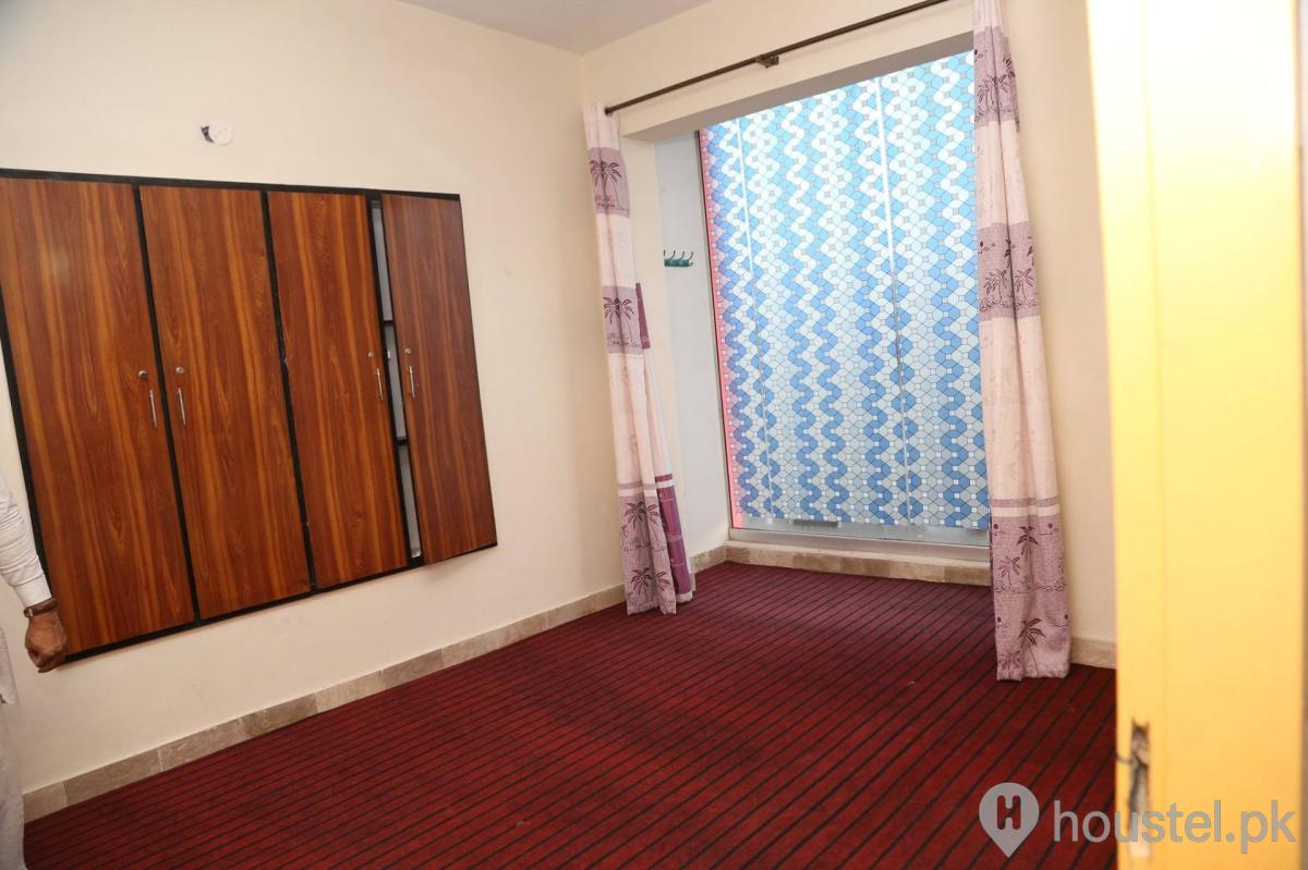 Premium Girls Hostel Girls Hostel in Adda Bosan, Multan with Mess, WiFi - Photo 13