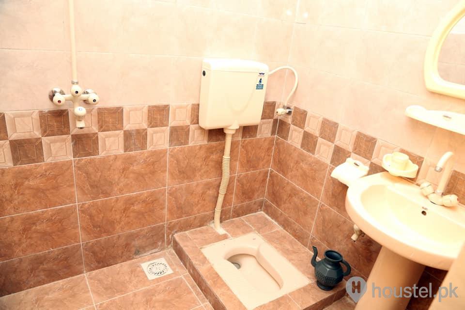 Premium Girls Hostel Girls Hostel in Adda Bosan, Multan with Mess, WiFi - Photo 8