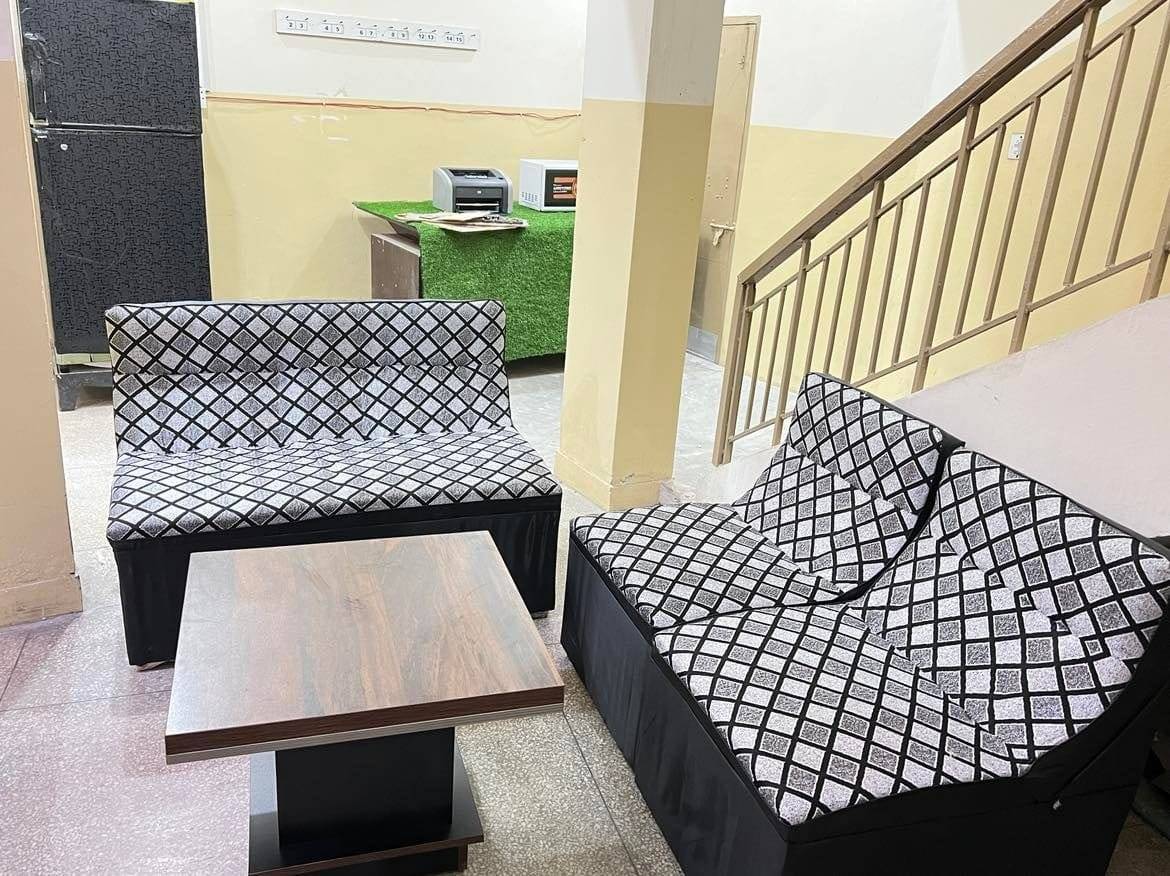 Three Seater Room at Javeria girls Hostel — photo 4