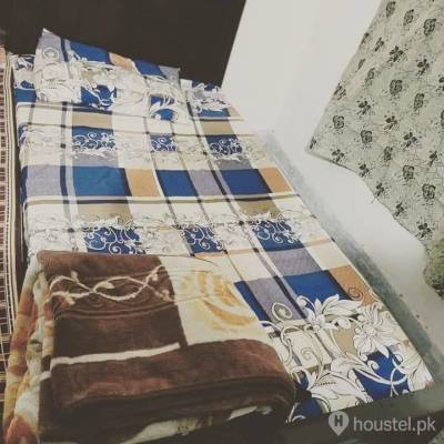 Ghausia Girls Hostel Girls Hostel in Lahore with WiFi from PKR 7,000