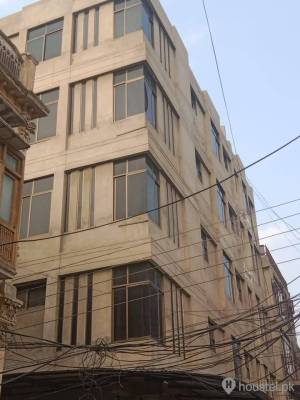 Hoorain Girls Hostel Girls Hostel in Faisalabad with WiFi from PKR 8,000