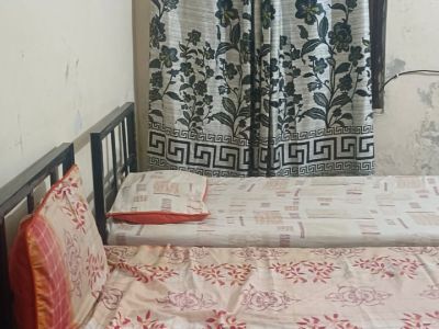 Madeeha Girls Hostel Girls Hostel in Lahore with WiFi from PKR 14,000