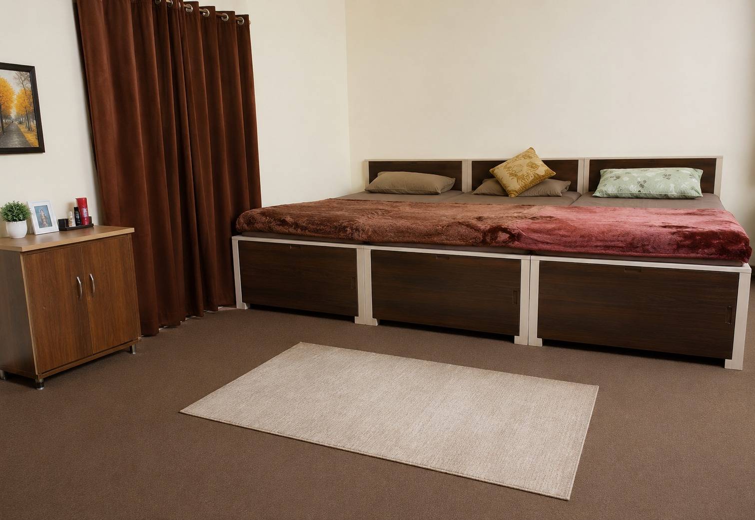 6 Seater Room at Elite Accomodation - PKR 16,000/month
