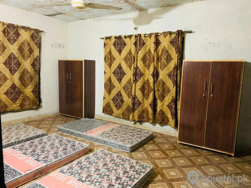Urban Lads Residence Boys Hostel in Township, Lahore with WiFi - Photo 2