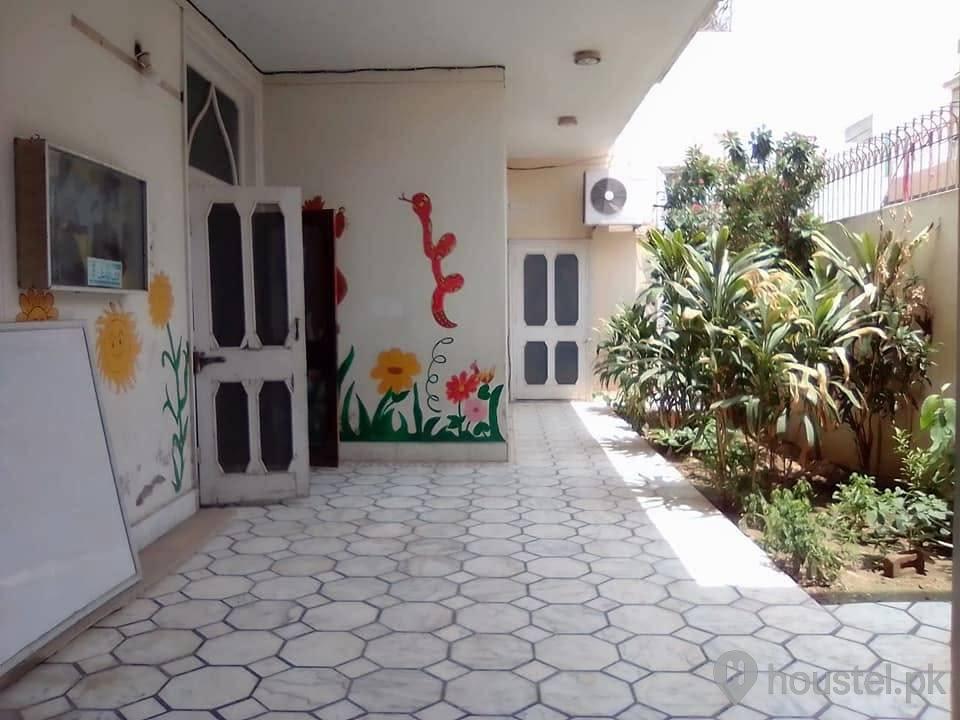 Daar ul Aafiyah Girls Hostel Sargodha Girls Hostel in Sargodha with Mess, WiFi from PKR 9,000