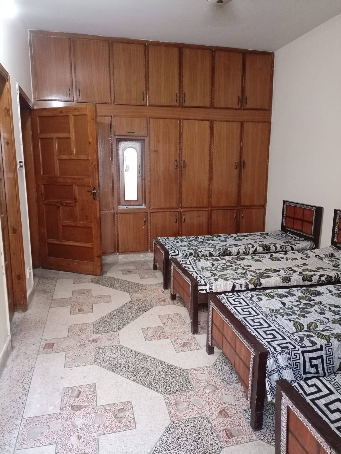 4 Seater Room at Ithad Girls Hostel - PKR 20,000/month