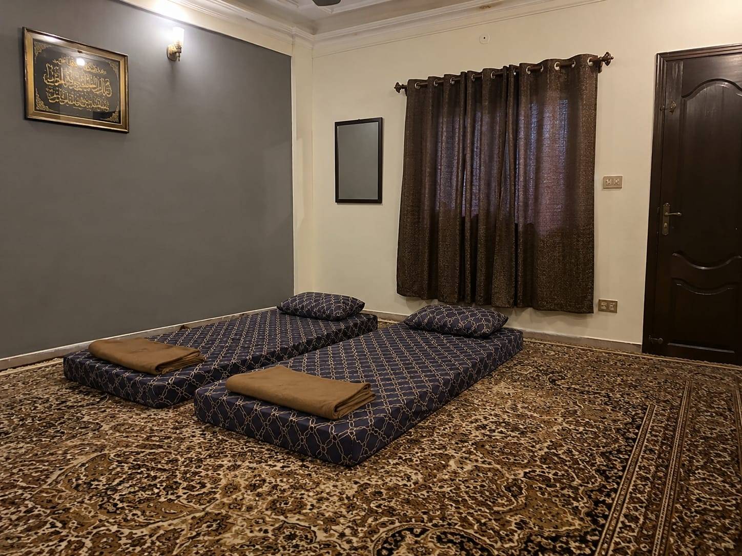 5 seater at Pakistan boys hostel — 5 Seater, Boys hostel with Bath, Geyser, Beds/Mattresses, Cupboards, Carpet, Rawalpindi, Pakistan