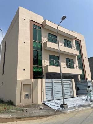Gulzar Residences Safe, Peaceful and Standard Living Girls Hostel in Lahore with Mess, WiFi from PKR 16,000