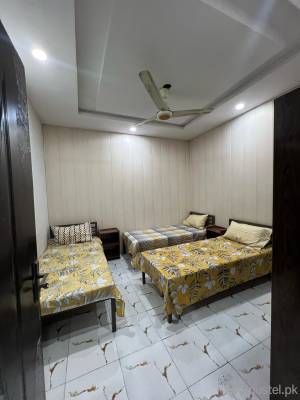 DIVINE Hostel Girls Hostel in Muslim Town, Lahore with Mess from PKR 13,000