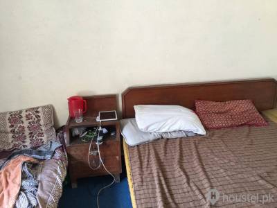 Decent Boys Hostel Boys Hostel in Babar Chowk, Faisalabad with Mess, WiFi from PKR 6,000
