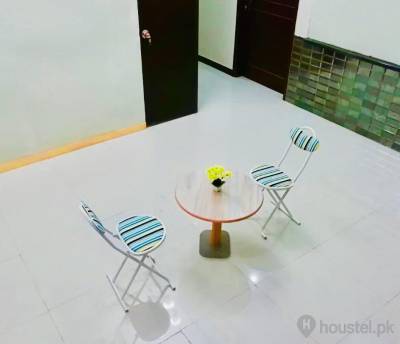 The United Girls Hostels Gulistan-e-Johar branch Girls Hostel in Gulistan-e-Johar, Karachi with Mess - Photo 10