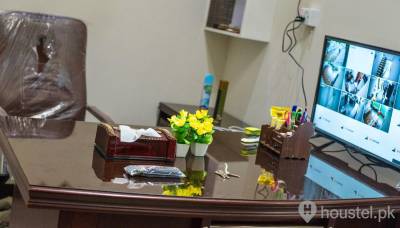 The United Girls Hostels Gulistan-e-Johar branch Girls Hostel in Gulistan-e-Johar, Karachi with Mess - Photo 16