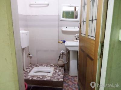 Al Madni Girls Hostel Girls Hostel in Allama Iqbal Town, Lahore with Mess - Photo 8