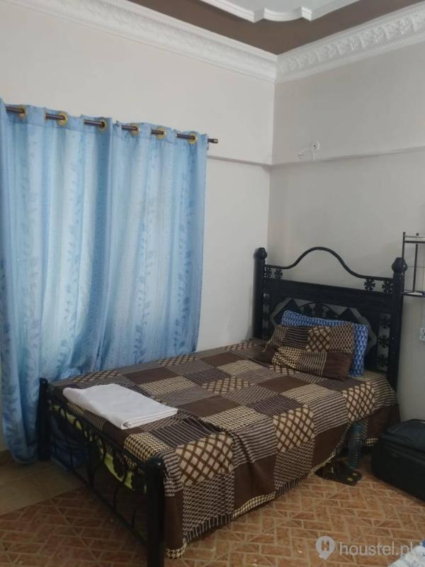 Mrs. Khan Girls Hostel in University Road, Karachi with Mess from PKR 20,000