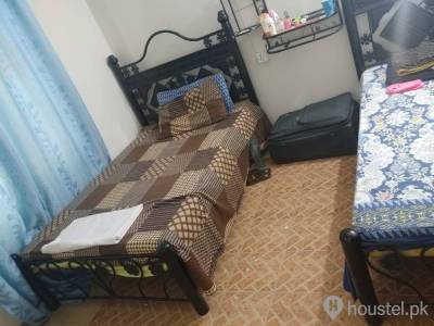 Mrs. Khan Girls Hostel in University Road, Karachi with Mess from PKR 20,000