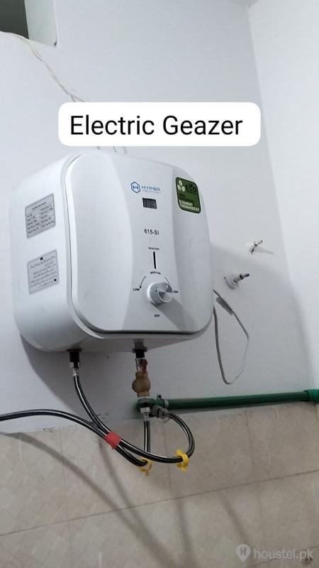 White Petal Girls Hostel Girls Hostel in Gulberg III, Lahore with Mess, WiFi - Photo 6