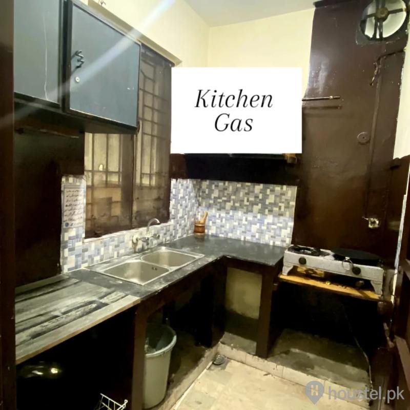 White Petal Girls Hostel Girls Hostel in Gulberg III, Lahore with Mess, WiFi - Photo 7