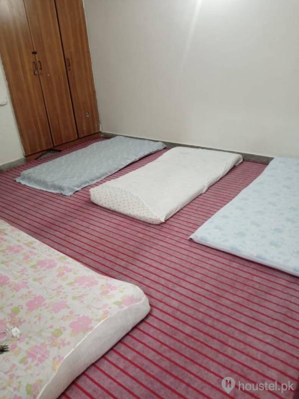 UK BOYS HOSTEL Boys Hostel in Faisal Town, Lahore - Photo 12