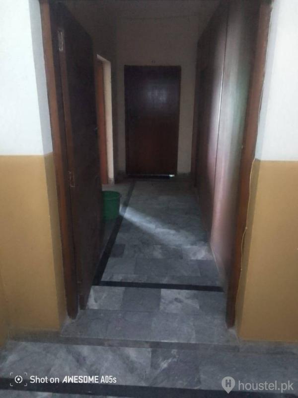 UK BOYS HOSTEL Boys Hostel in Faisal Town, Lahore - Photo 13