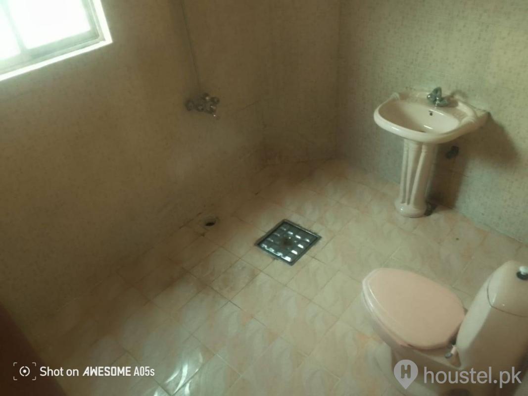 UK BOYS HOSTEL Boys Hostel in Faisal Town, Lahore - Photo 15