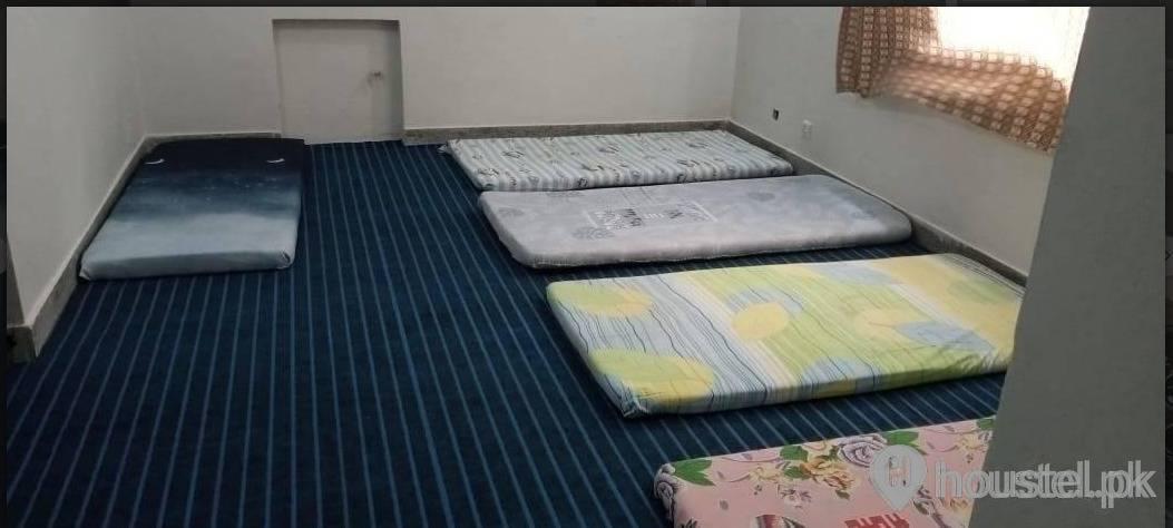 3 Seater room - UK BOYS HOSTEL