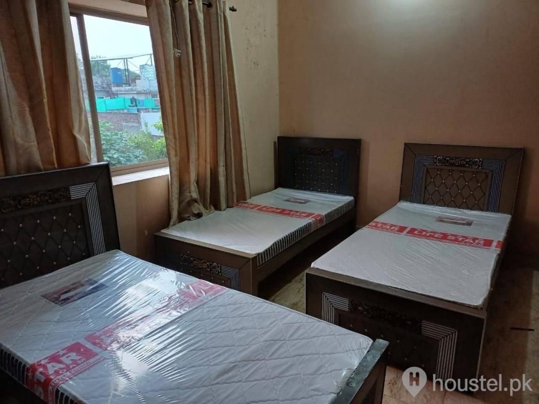 Al Rasheed boys hostel Boys Hostel in Gulberg, Lahore with Mess from PKR 16,500