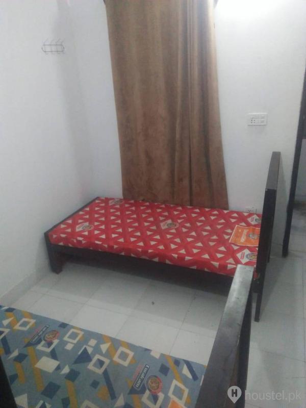 Al Rasheed Boys Hostel — boys hostel in Gulberg, Lahore — photo 2 of 2