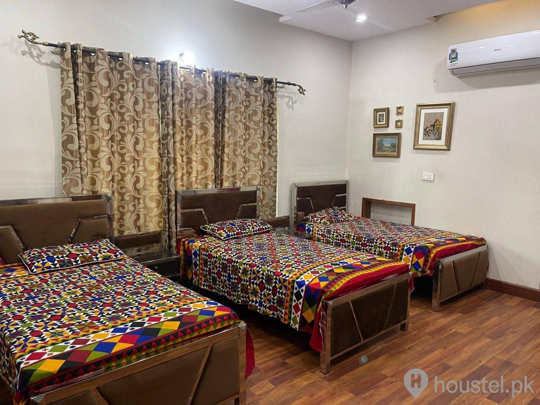3 Seater Room - malik boys hostel