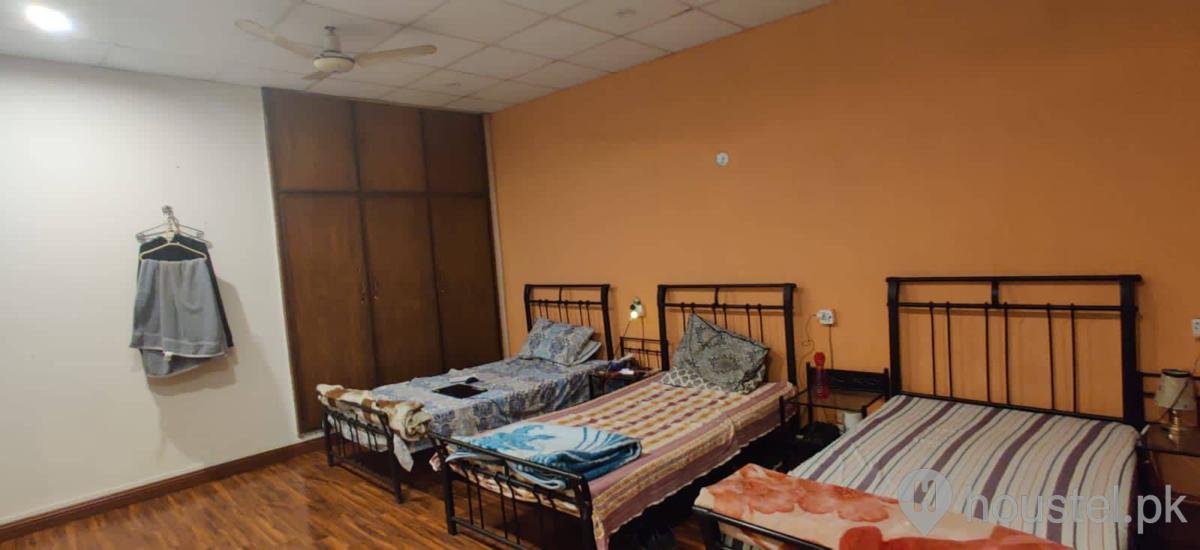 4 Seater Room - malik boys hostel