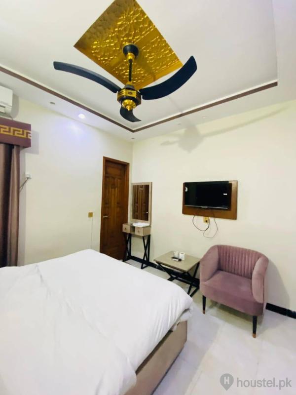 Dove inn Hotel Room Boys Hostel in Johar Town, Lahore with Mess - Photo 7