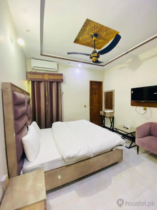 Dove inn Hotel Room Boys Hostel in Johar Town, Lahore with Mess - Photo 8