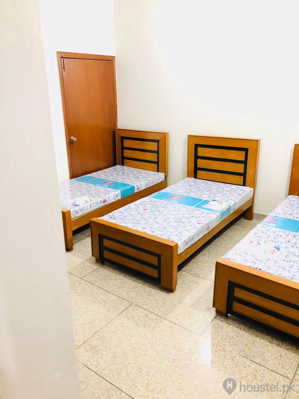 SethFateh Muhammad Boys Hostel Boys Hostel in Gulberg III, Lahore with Mess - Main Photo