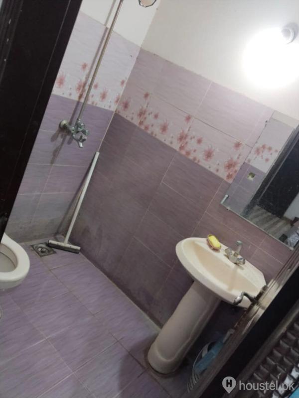 Bushra girls hostel Girls Hostel in Wapda Town, Lahore - Photo 3