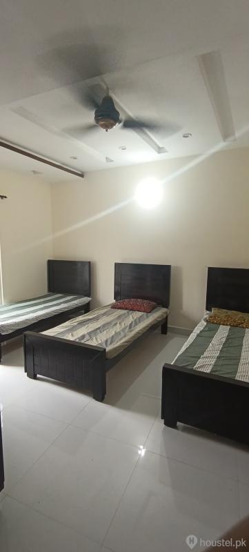 Unique Boy's Hostel Boys Hostel in Gulberg III, Lahore - Photo 11