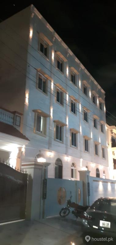 Uptown 86 Executive Residency Girls Hostel in Johar Town, Lahore with Mess - Photo 3