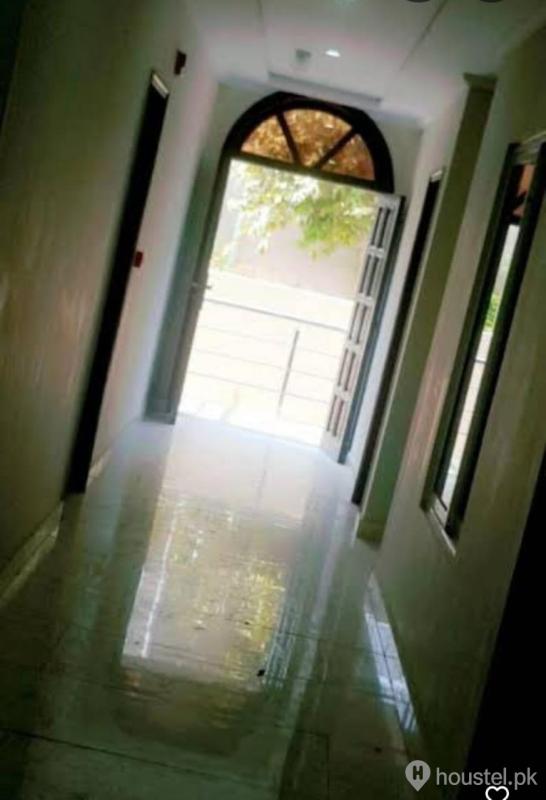 Uptown 86 Executive Residency Girls Hostel in Johar Town, Lahore with Mess - Photo 13