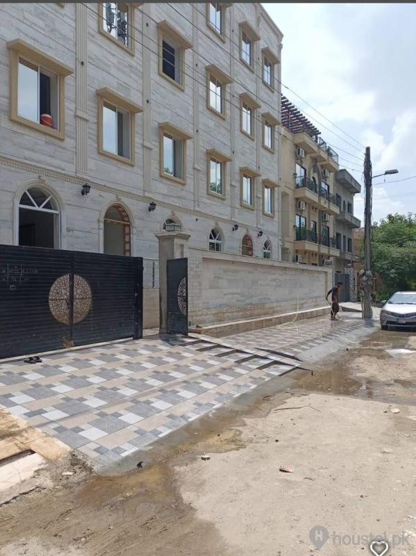 Uptown 86 Executive Residency Girls Hostel in Johar Town, Lahore with Mess - Photo 6