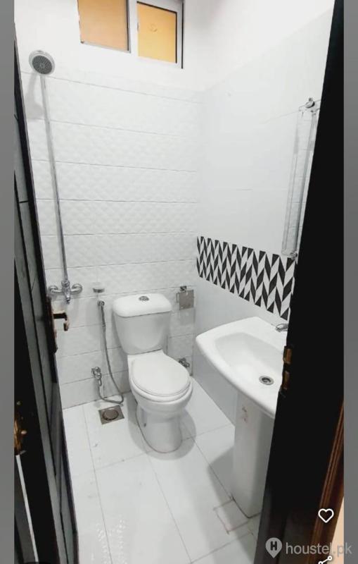 Uptown 86 Executive Residency Girls Hostel in Johar Town, Lahore with Mess - Photo 18