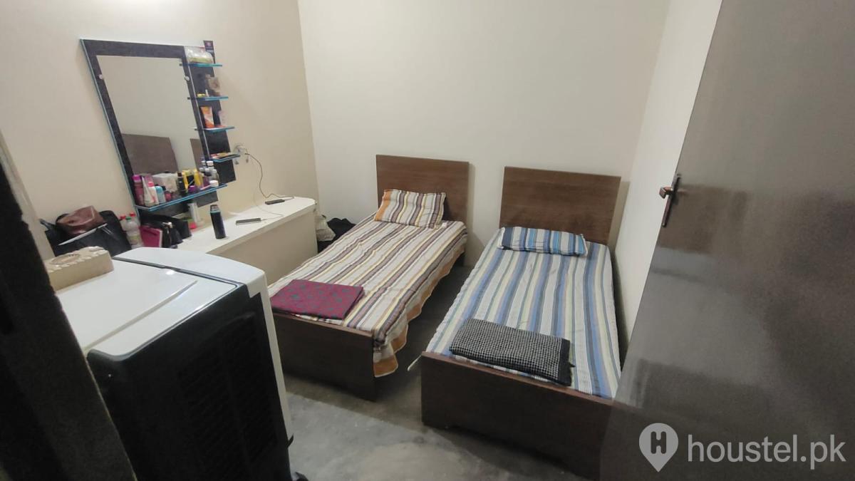 Kausar girls hostel Girls Hostel in Northern Bypass, Multan with Mess - Main Photo