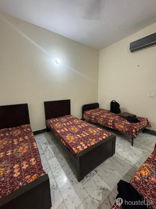 Chaudhary Boys Hostel Boys Hostel in Johar Town, Lahore with Mess - Photo 10