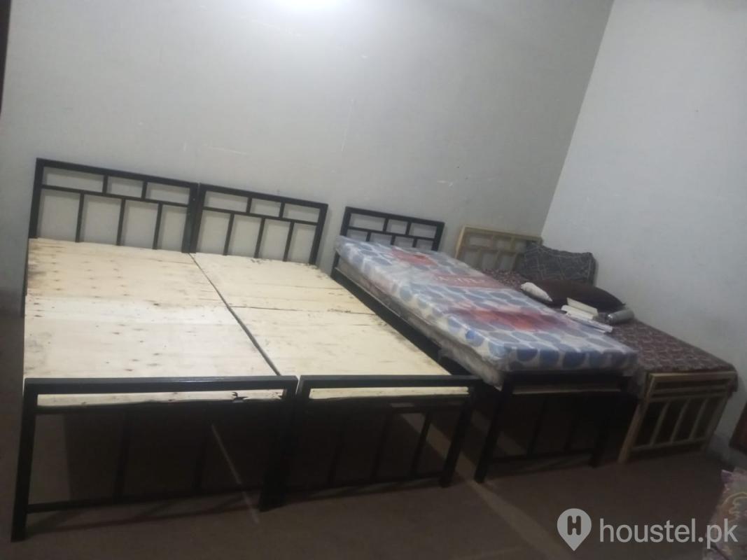 AA boys hostel Boys Hostel in Johar Town, Lahore with Mess from PKR 20,000