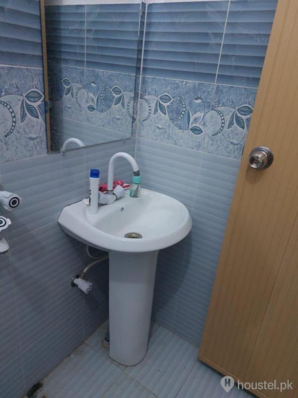 BEE'S girls hostel Girls Hostel in Muslim Town, Lahore with Mess - Photo 10