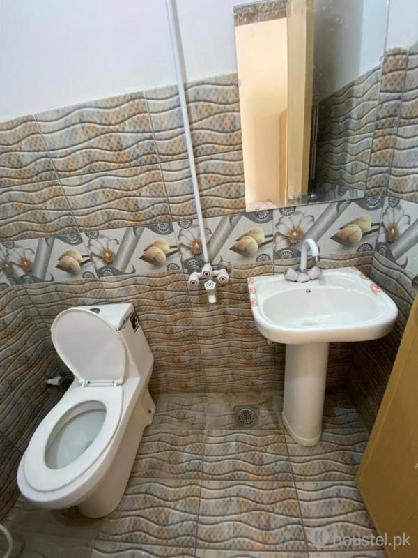 BEE'S girls hostel Girls Hostel in Muslim Town, Lahore with Mess - Photo 5